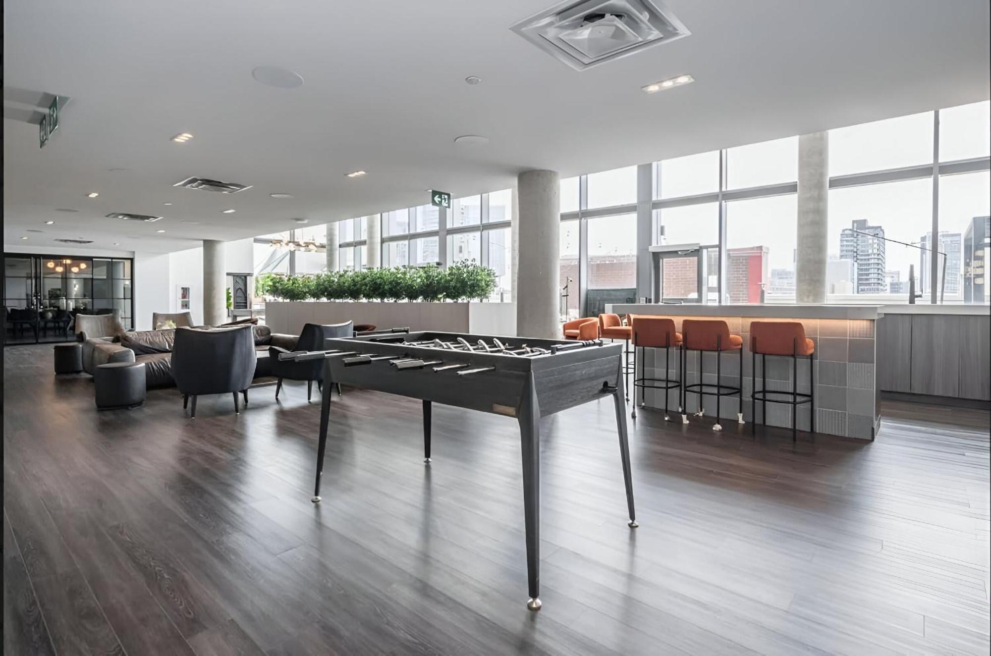 Newly Built Condo With Amazing Views Kitchener Exterior foto