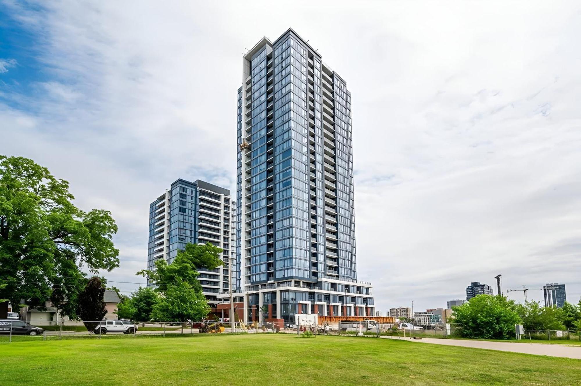 Newly Built Condo With Amazing Views Kitchener Exterior foto